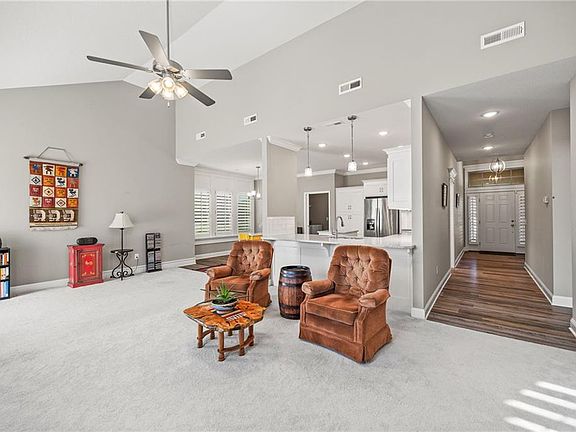 4th image of 4905 Stonebridge Dr W