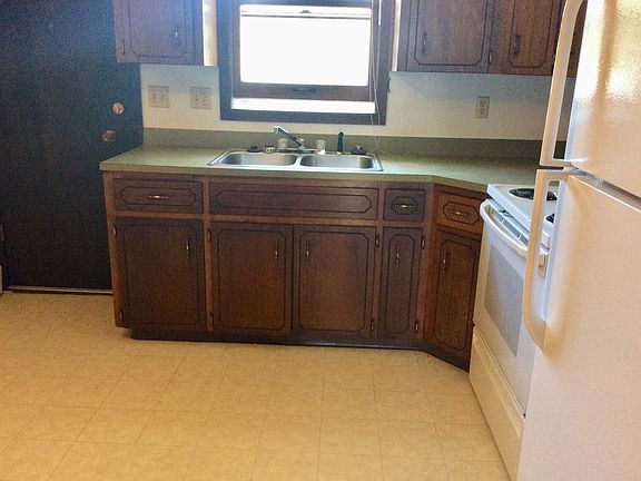 2nd image of 931 Foster Dr APT 2
