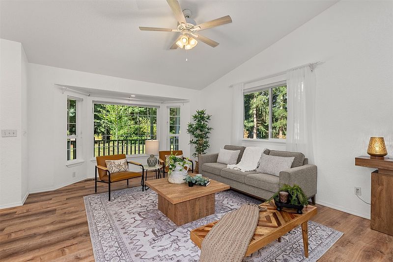 3rd image of 16640 Vircon Drive SW