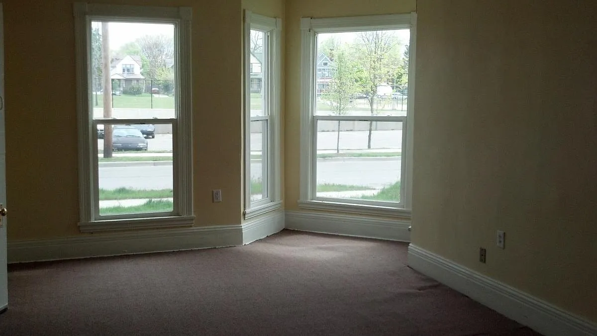 Building Photo - 415 James Ave SE #1