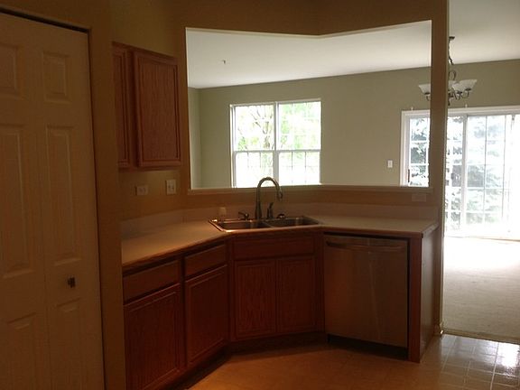 5th image of 714 Stuarts Dr