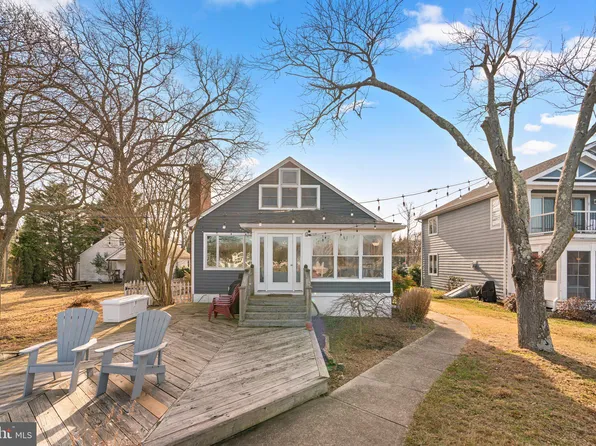 1938 Cedar Rd, Pasadena, MD 21122