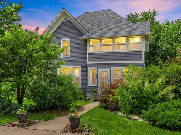 215 S Washington St, Lisbon, IA 52253