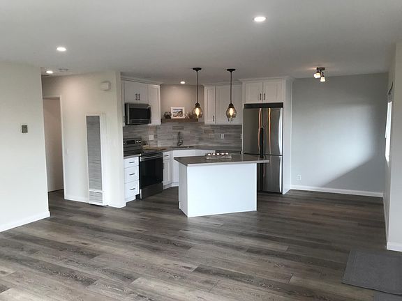 Kitchen & Diningroom