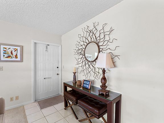 5th image of 1210 S Drive Circle #D