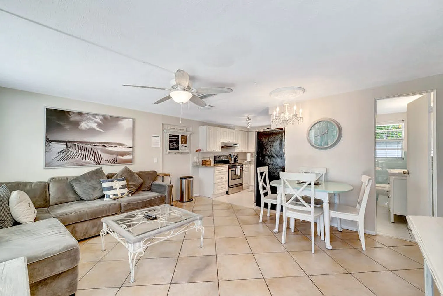 2 bed, 1.0 bath, $2,673 — Photo 2