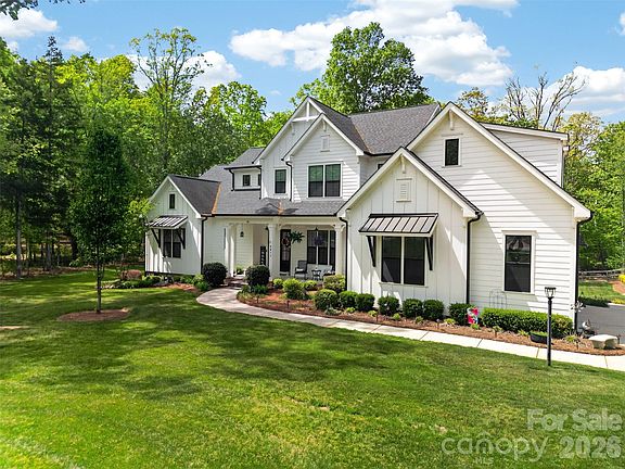 3rd image of 5811 Kristi Ln