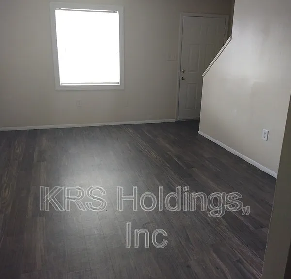 1801 Chicago Ave — Photo 2