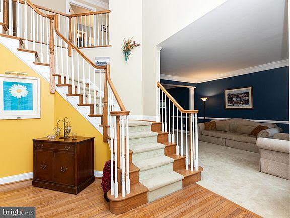 4th image of 50 Clivedon Ln