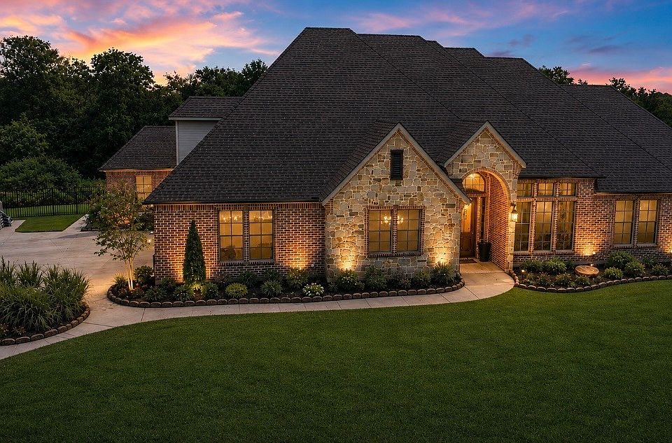 1st image of 103 Fireside Ct