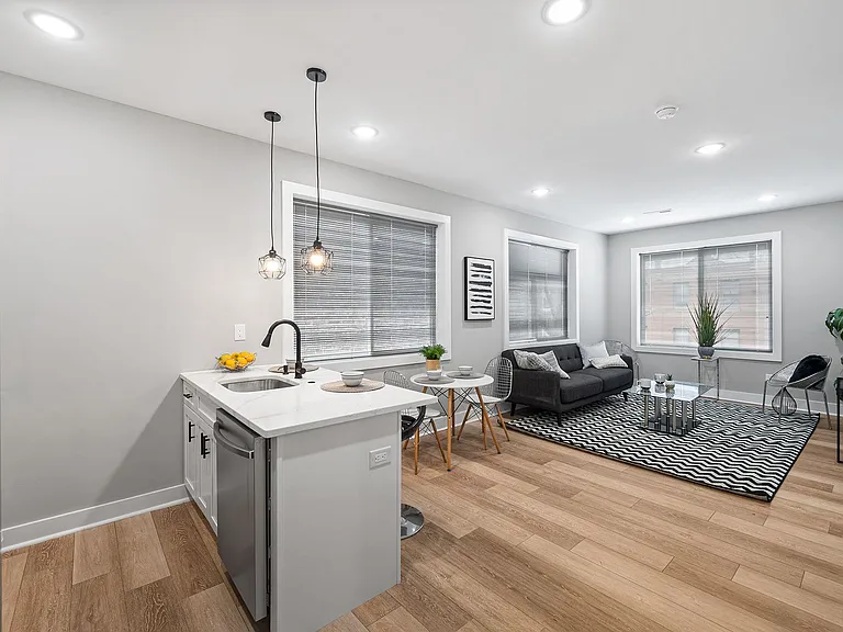 Gorgeous New Diamond St Construction Boasting Luxury Finishes — Photo 51