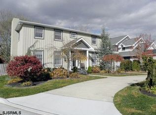 9 Bayshore Ct, Margate, NJ 08402