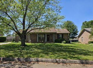 1435 Peabody Dr, Maryville, TN 37803