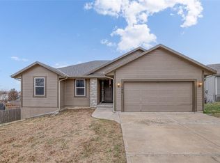 17148 S Dodge St, Gardner, KS 66030