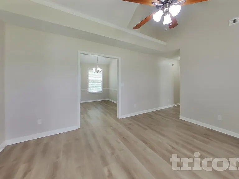 9023 Nevada Ave — Photo 4