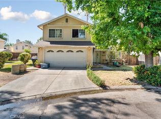 8011 Kenton Ct, Highland, CA 92346