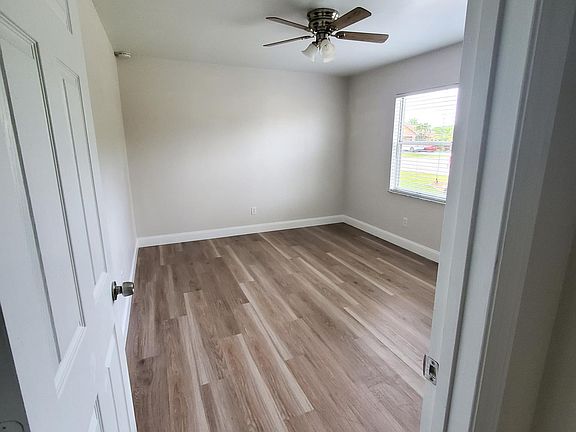4th image of 2251 SE Mandrake Cir