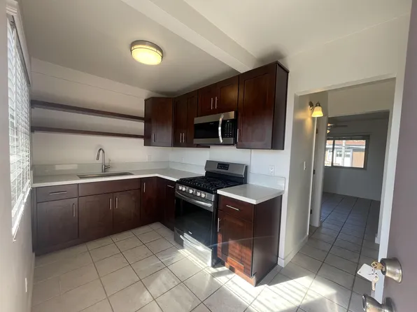 3155 Kemper Street - 08