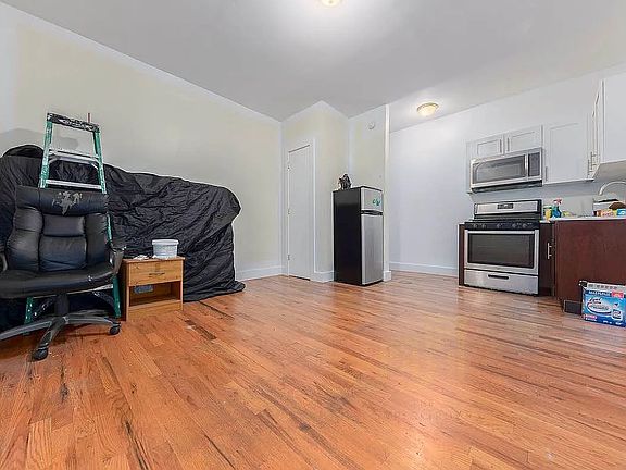 2nd image of 666 Hancock St APT 2E