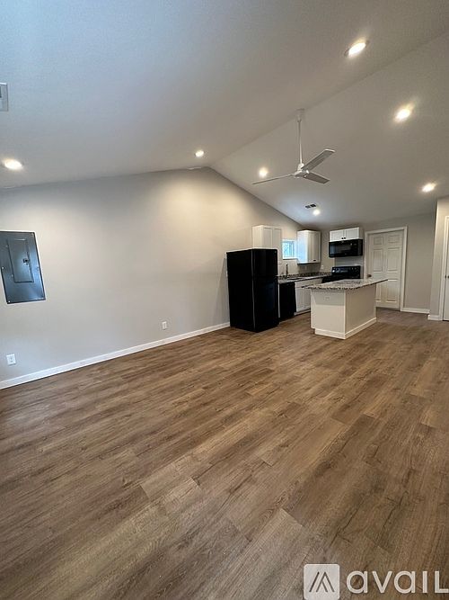 1st image of 328 Owsley Ave