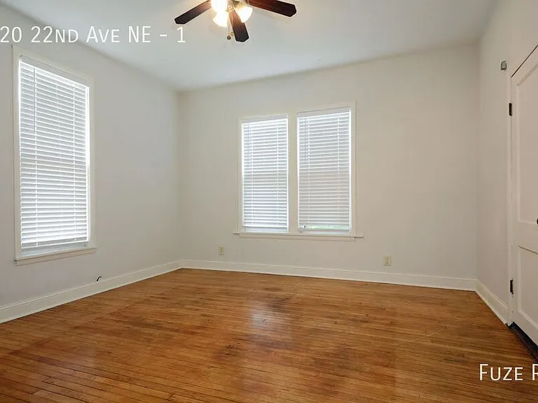 920 22nd Ave NE #1 — Photo 4