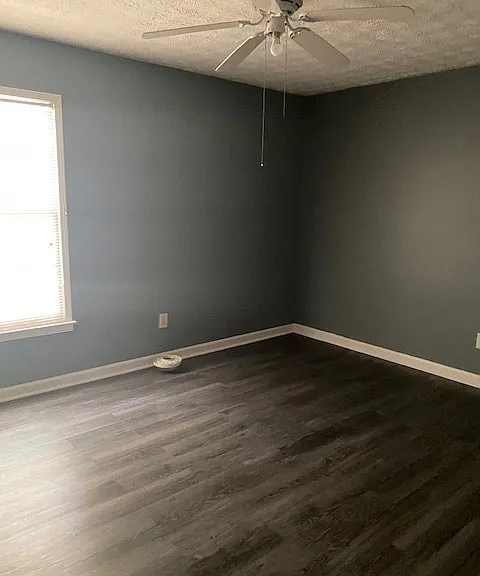 145 Belle Dr — Photo 2