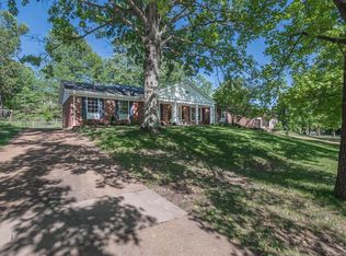 3268 Yaeger Rd, Saint Louis, MO 63129