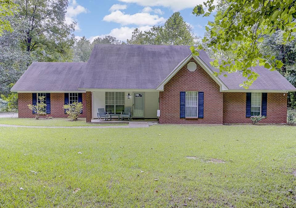 1st image of 407 Silver Creek Dr