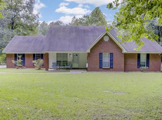 407 Silver Creek Dr, Vicksburg, MS 39180