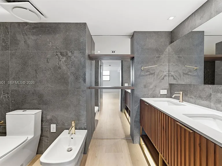 801 N Venetian Dr #308 — Photo 12