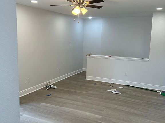 5th image of 811 Vouray Dr APT A