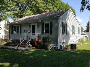 910 7th St, Lincoln, IL 62656