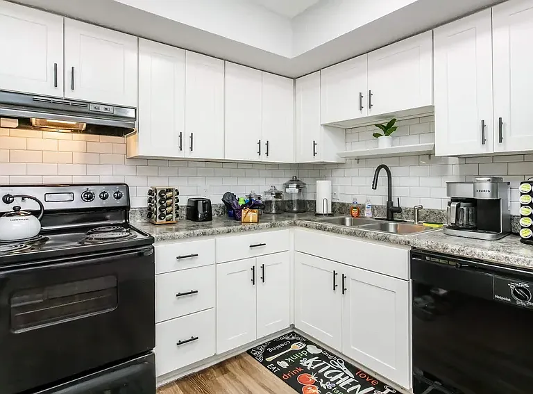 Brentwood Hills Luxury Townhomes — Photo 1