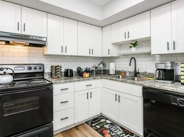 Brentwood Hills Luxury Townhomes