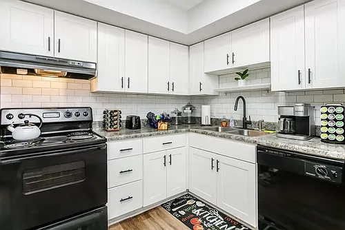 Brentwood Hills Luxury Townhomes Photo 1