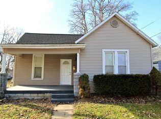 912 Division St, Charleston, IL 61920