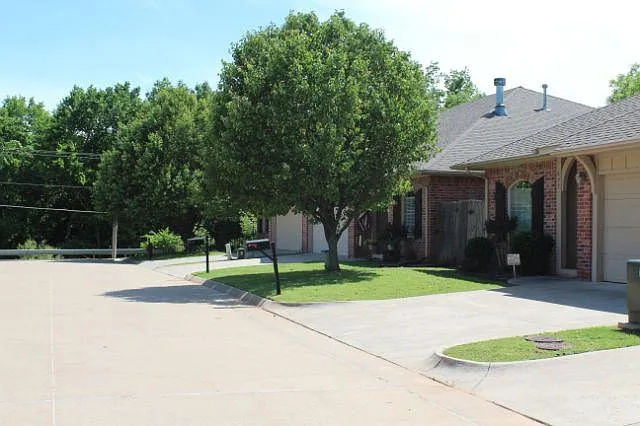 635 Sisken Ct — Photo 27