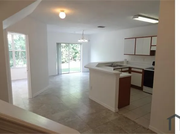 9742 Carlsdale Dr, Riverview, FL 33578