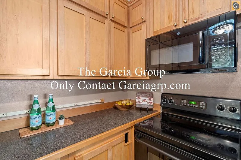 3 bed, 1.5 bath, 1054 sqft, $2,295 — Photo 4