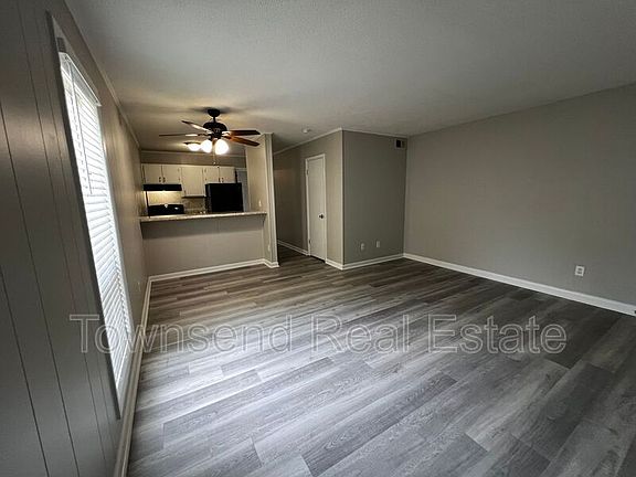 3rd image of 5874C Century Oaks Dr