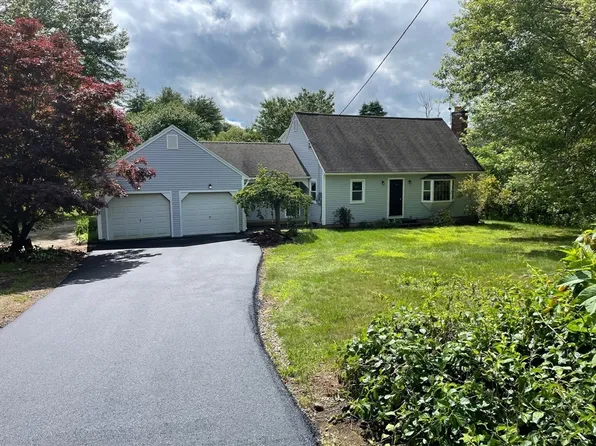 30 Summit St, Belchertown, MA 01007