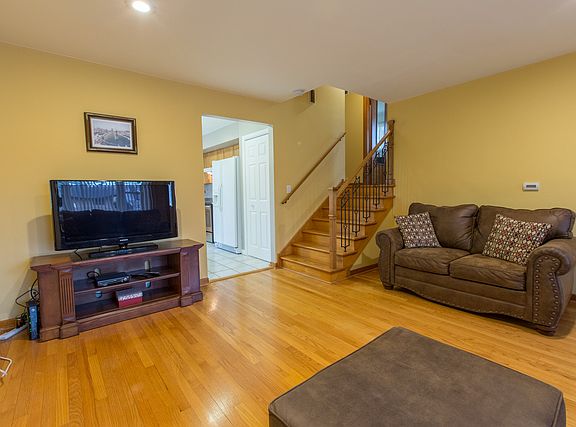 3rd image of 15W532 Diversey Ave