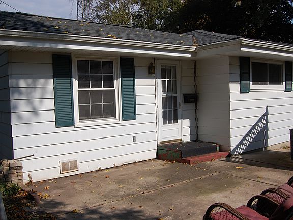 2nd image of 1206 Douglas Ave