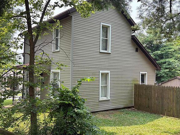 4th image of 135 N Rich St