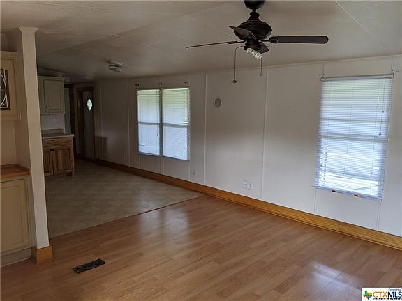 3rd image of 147 Acorn Ln