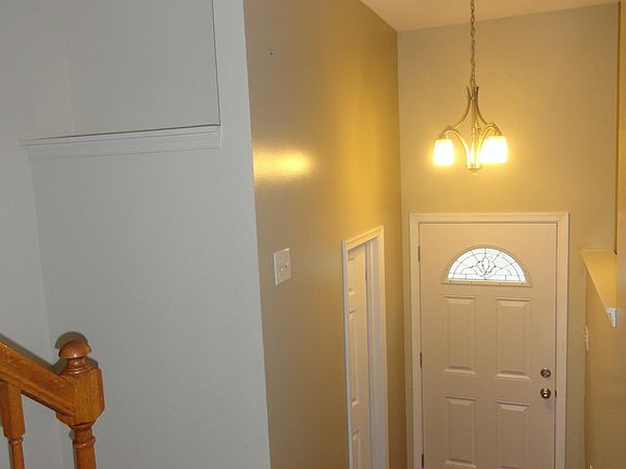 Main Floor - Entryway