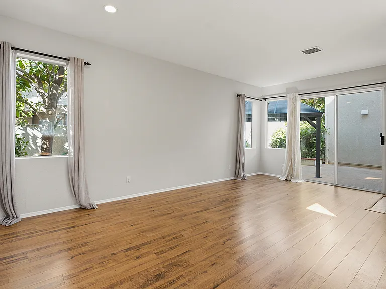 30845 Grenoble Ct — Photo 4