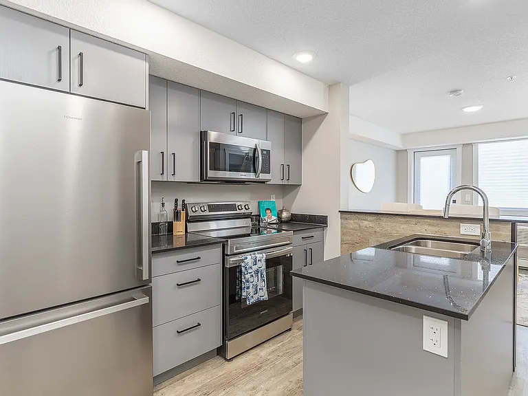 181 Skyview Bay NE — Photo 11