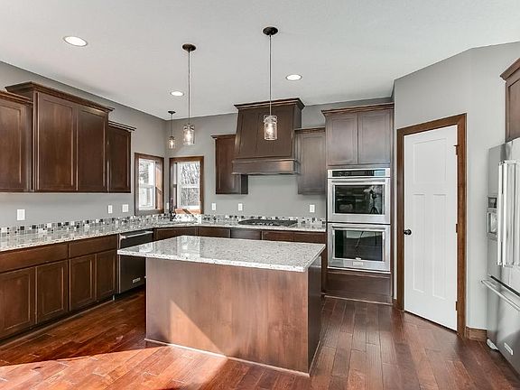 4th image of 3030 127th Ave NE