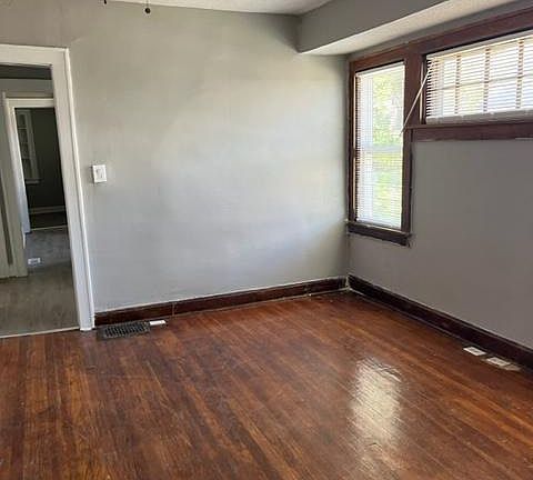 3rd image of 5612 Lydia Ave